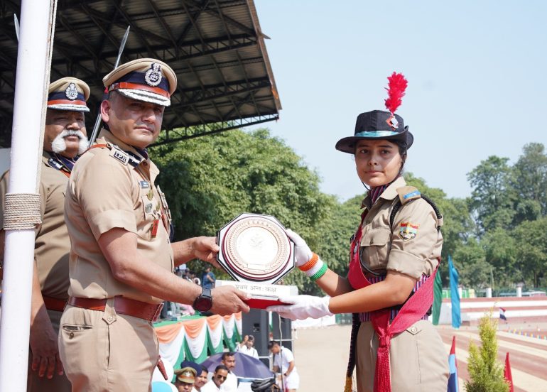 पुलिस की दूरसंचार इकाई को मिले 231 मुख्य आरक्षी देहरादून की पुलिस लाइन में हुआ दीक्षांत समारोह आयोजित