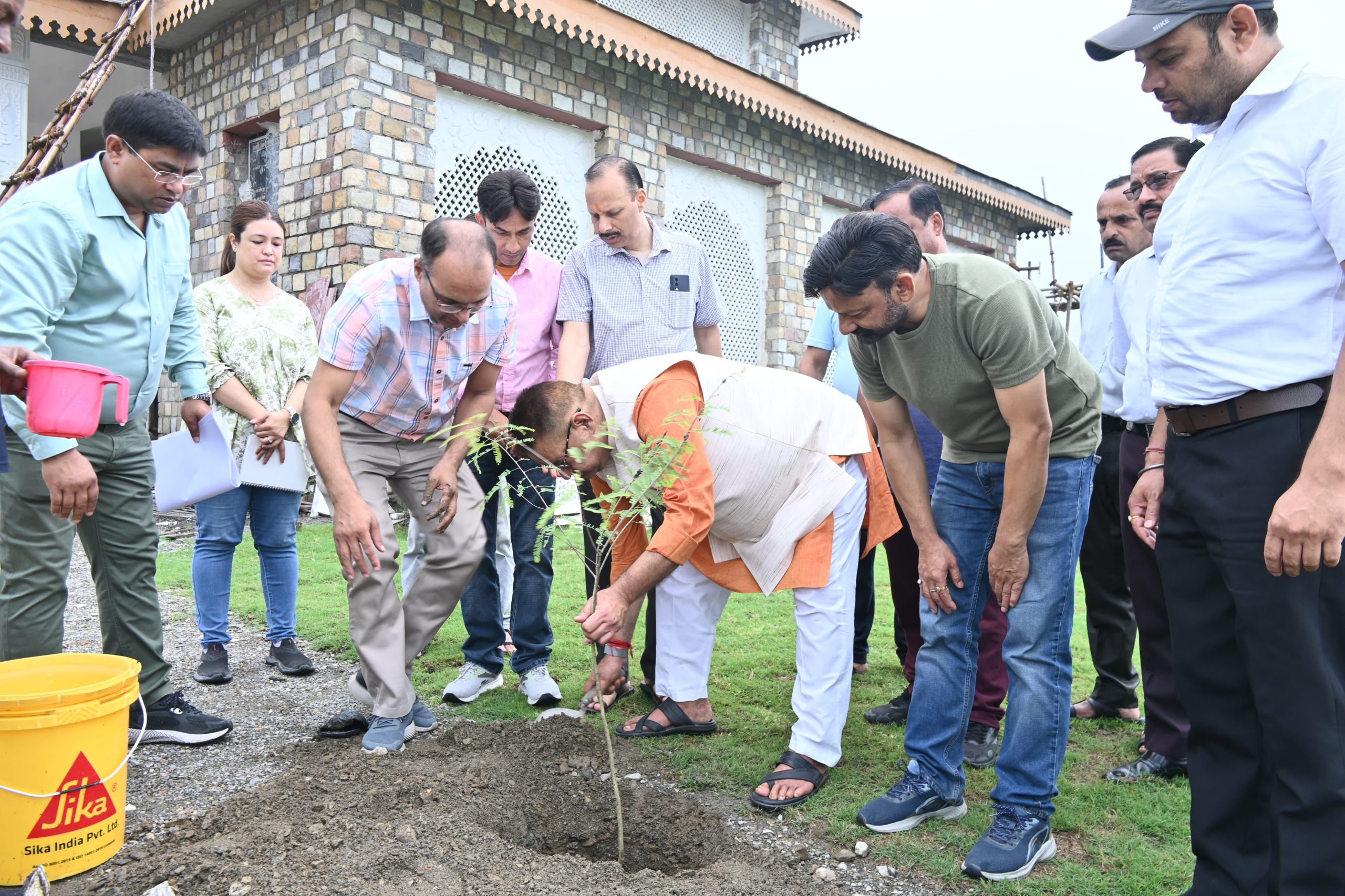 सैन्यधाम से ‘एक पेड़ मां के नाम’ अभियान की शुरुवात