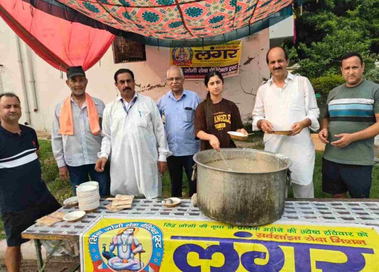 सिद्ध जोगी सेवा चैरीटेबल ट्रस्ट ने एक पौधा रत्नों माईजी के नाम का ओर खीर का लंगर लगाया