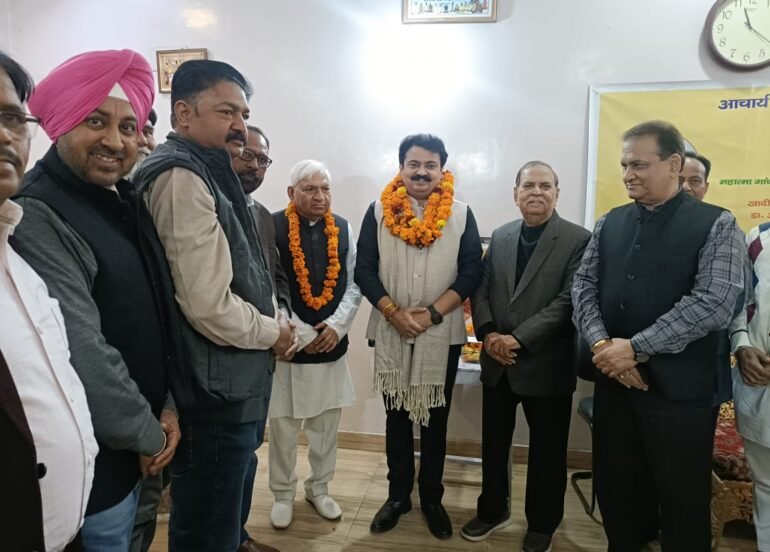 डॉ. अनीश गर्ग बने खादी संघ के ट्रस्टी 