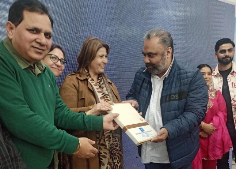 श्री सुखमनी डेंटल कॉलेज और अस्पताल में प्रोस्थोडॉन्टिस्ट दिवस मनाया