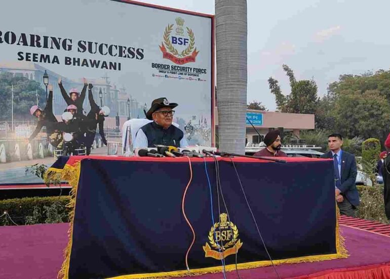 सीमा सुरक्षा बल द्वारा सराहनीय सेवा के लिए पुलिस पदक अलंकरण समारोह का आयोजन