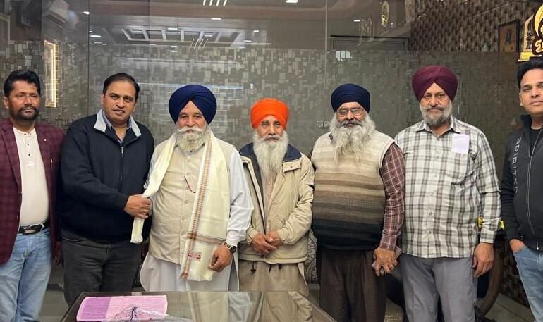 1969-72 के स्टेट लेवल सीनियर हॉकी खिलाड़ी को सम्मानित किया लायंस क्लब ने