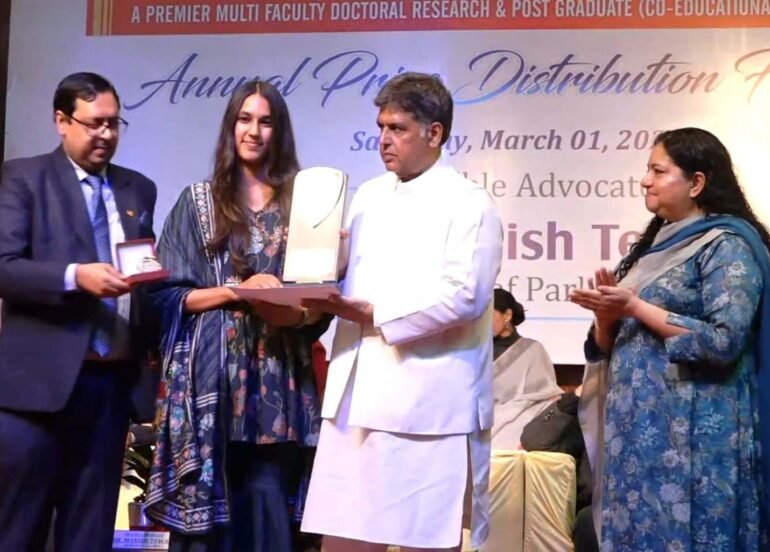 एसडी कॉलेज के पुरस्कार वितरण समारोह में 1030 स्टूडेंट्स हुए सम्मानित