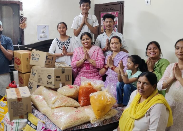श्री हरि सिमरन सेवा समिति ने केदारनाथ धाम में लंगर के लिए राशन दान किया