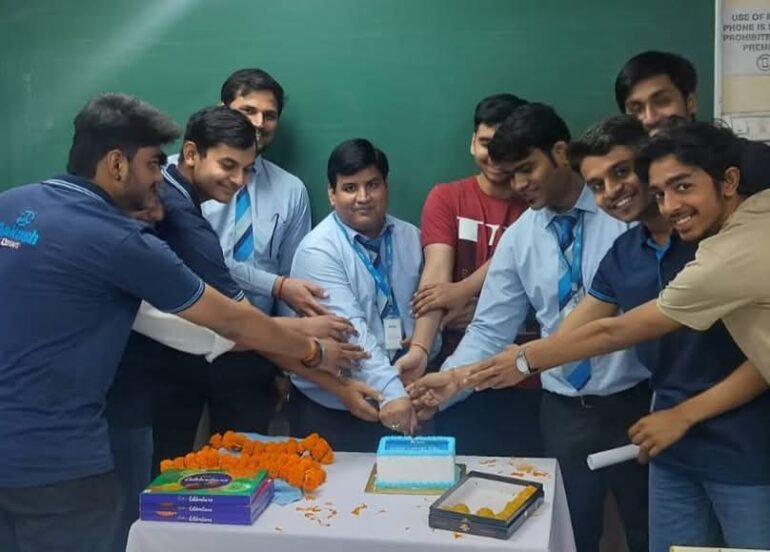 सहारनपुर के आकाश इंस्टिट्यूट के छात्रों ने जेईई मेंस 2025 में शानदार परिणाम हासिल किए।