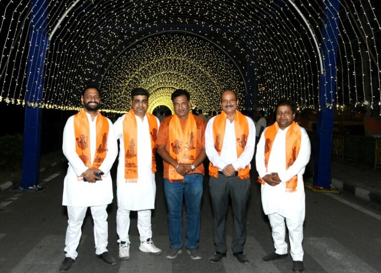 चर्चित कथावाचक पं. धीरेन्द्र शास्त्री की श्री हनुमंत कथा हेतु तैयारियां जोरों पर : अद्भुत रोशनियों से कथा स्थल हुआ चकाचौंध