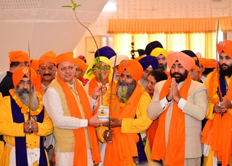 राज्यपाल और मुख्यमंत्री ने श्री हेमकुण्ट साहिब यात्रा के लिए जाने वाले प्रथम जत्थे को किया रवाना