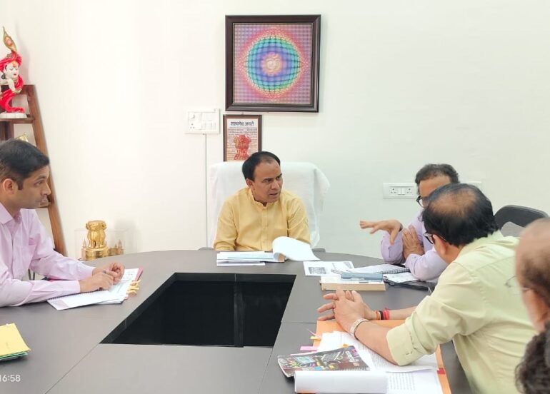 30 जून तक शासन को सौंपे कलस्टर विद्यालयों की डीपीआर