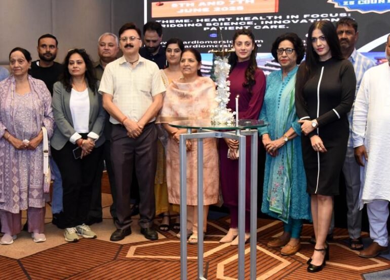कार्डियक सर्जन डॉ. दीपक पुरी की लघु फिल्म ‘रखिए दिल का ख्याल दिल से’ हुई रिलीज