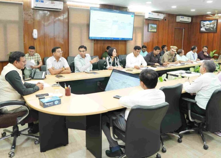 मुख्य सचिव का सख्त निर्देश: कमर्शियल संस्थानों की बेसमेंट पार्किंग का शत-प्रतिशत उपयोग हो सुनिश्चित