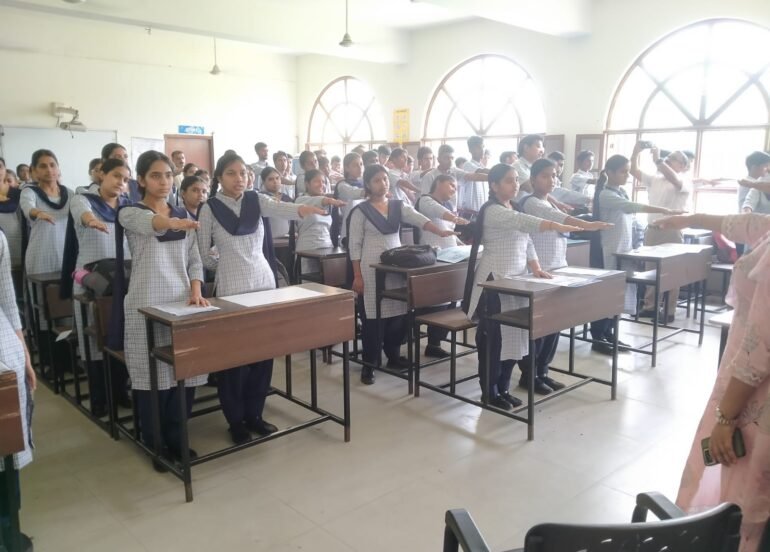 स्वदेशी वस्तुओं का उपयोग हमारी संस्कृति और परंपराओं को बनाए रखने में सहायक : राजेश गोयल