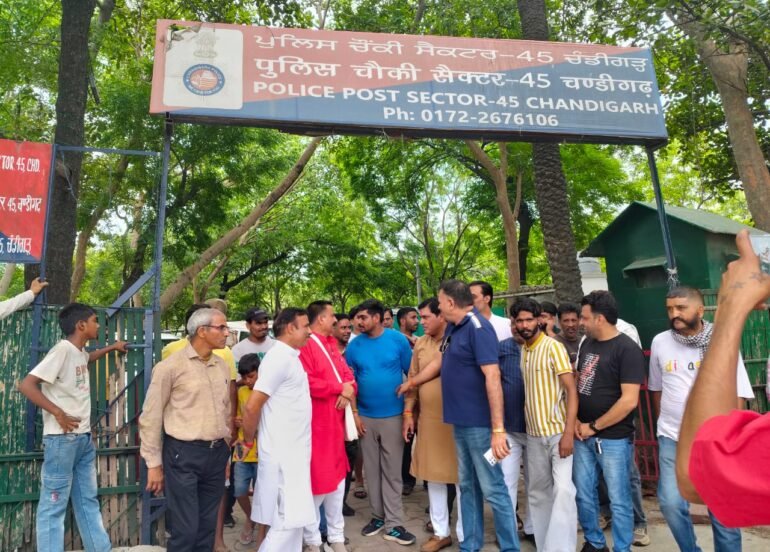 गौ रक्षक दल ने बुडैल में गोमांस सप्लाई करने वाले को दबोचा