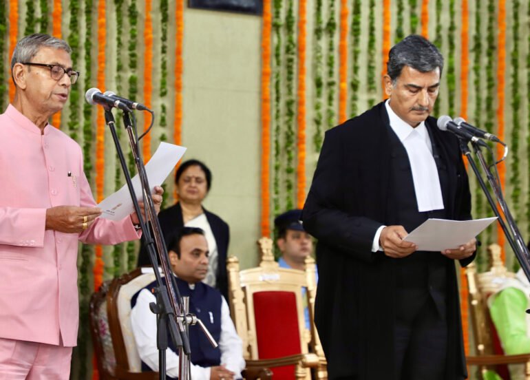 प्रो. अशीम कुमार घोष ने ली हरियाणा के राज्यपाल के पद की शपथ