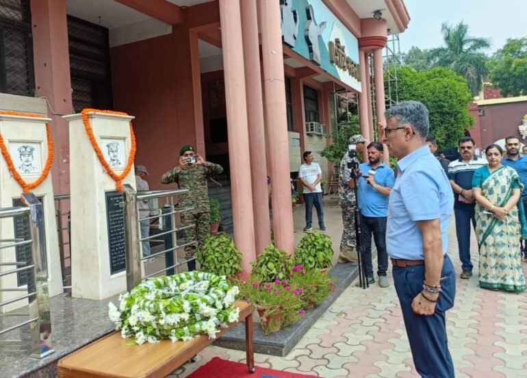 भारतीय सेना ने 26वीं कारगिल विजय दिवस वर्षगांठ पर कैप्टन विक्रम बत्रा, परमवीर चक्र को श्रद्धांजलि दी