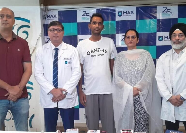 मैक्स सुपर स्पेशियलिटी अस्पताल, मोहाली ने 38 वर्षीय युवक पर लाइफ-सेविंग लिवर ट्रांसप्लांट सर्जरी के साथ नया स्टैंडर्ड स्थापित किया