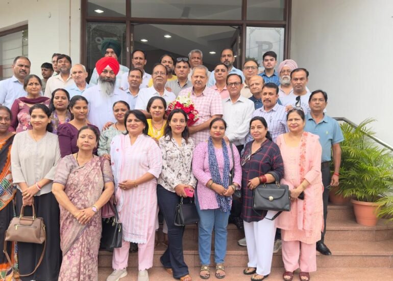 शिक्षा स्थायी समिति के चेयरमैन बनाए जाने पर जतिंदर पाल मल्होत्रा को रेवा ने दी बधाई