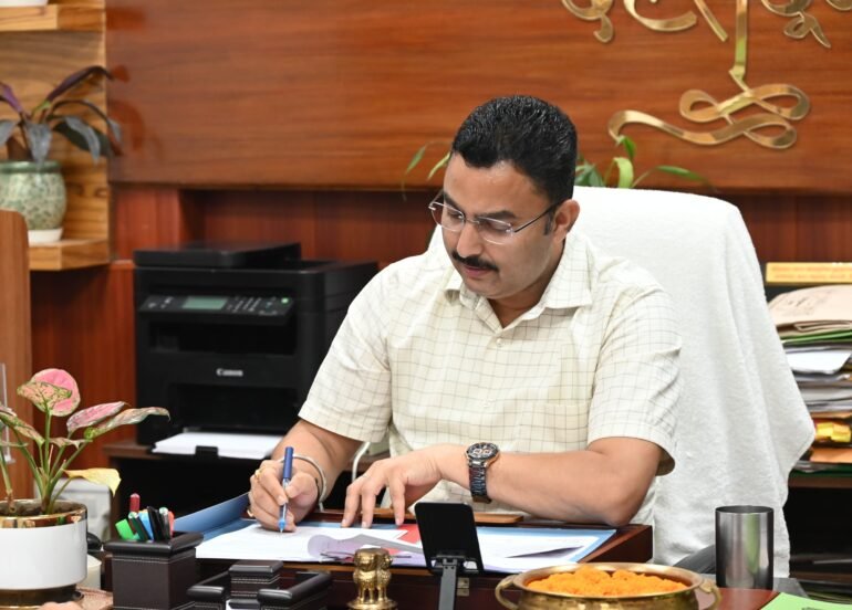 शौर्य दिवस की तैयारियों को लेकर सिटी मजिस्ट्रेट ने ली समीक्षा बैठक