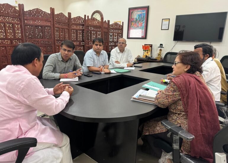 सहकारिता में व्यावसायिक नवाचारों को किया जायेगा प्रोत्साहित: डॉ धन सिंह रावत