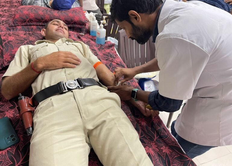 शहीद उधम सिंह की शहादत को समर्पित डिस्ट्रिक्ट कोर्ट में मिशन द अवेकनिंग का 24वां रक्तदान शिविर, 182 लोगों ने किया रक्तदान