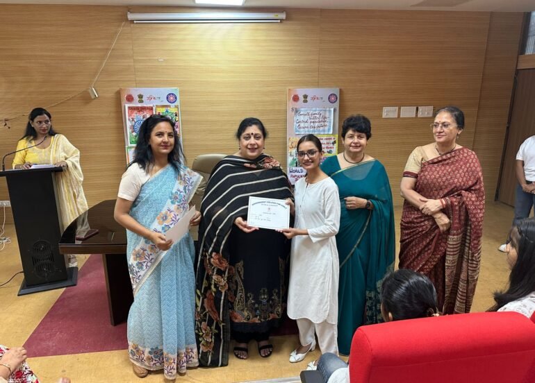 भाईचारे की भावना को दर्शाने वाली एक नारा लेखन प्रतियोगिता आयोजित की