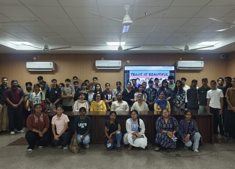 ट्रांसजेंडर्स के कल्याण हेतु जागरूकता शिविर लगाया