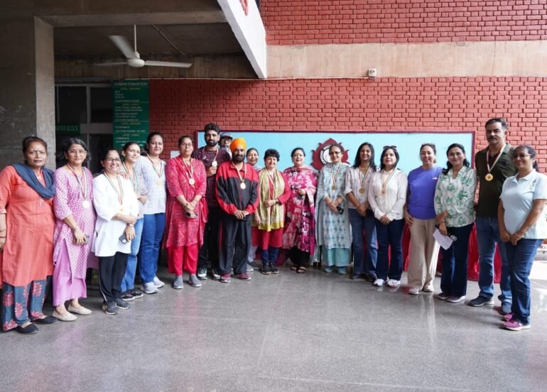 खेल युवाओं में शारीरिक क्षमता, मानसिक दृढ़ता, अनुशासन, भाईचारा और टीम भावना का विकास करते हैं : प्रधानाचार्य प्रो (डॉ) अनीता कौशल