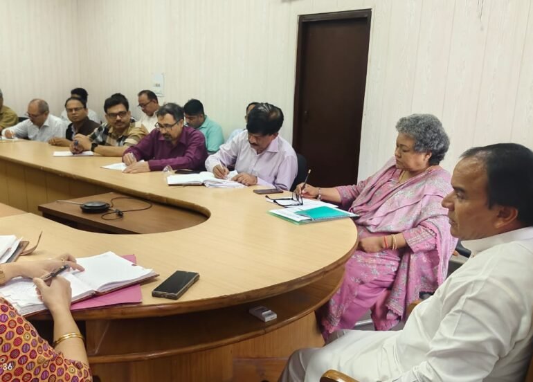 आपदा प्रभावितों के उपचार में नहीं रहेगी कोई कमीः डॉ. धन सिंह रावत