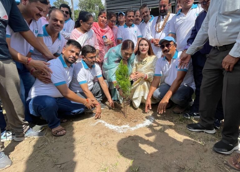“उत्तराखंड युवा मंच का 33वां वृक्षारोपण, 120 पौधे बनेंगे हरियाली की पहचान”