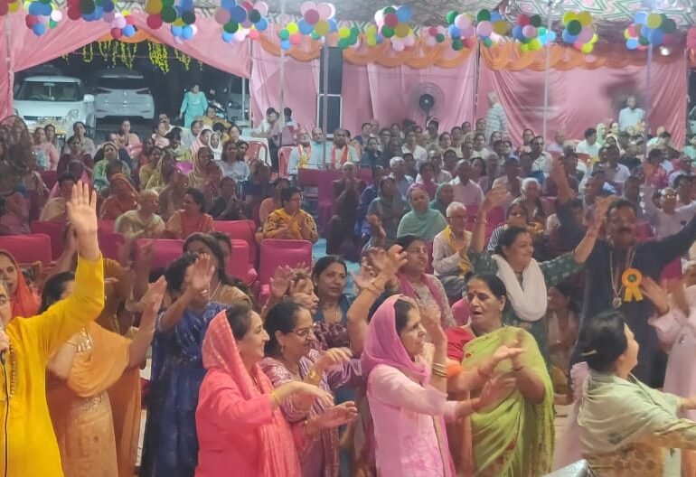 भागवत कथा में छप्पन भोग और गोवर्धन पूजा का महत्व बताया