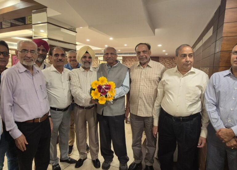 पर्यावरण संरक्षण, परिवार प्रबोधन, सामाजिक समरसता व नागरिक कर्तव्य का पालन करना जरूरी : जस्टिस आदर्श कुमार गोयल