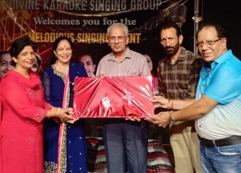डिवाइन कराओके क्लब संगीत ही जिन्दगी है कार्यक्रम आयोजित किया
