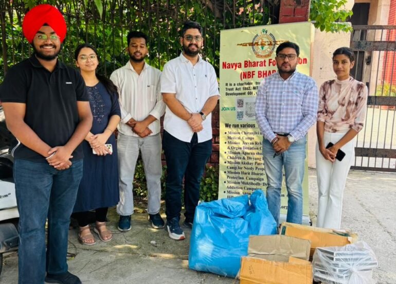 आपदा पीड़ित परिवारों के लिए नव्य भारत फाउंडेशन (एनबीएफ भारत) ने चलाई वस्त्र दान की मुहिम