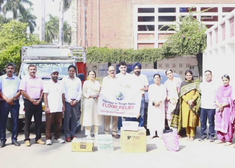 एसोसिएशन ऑफ असिस्टेंट प्रोफेसर्स गवर्नमेंट कॉलेज (कॉन्ट्रैक्ट) चंडीगढ़ ने पंजाब बाढ़ पीड़ितों की मदद के लिए बढ़ाया हाथ