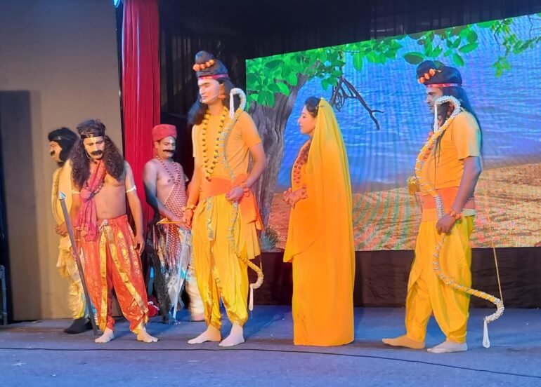 राम–सीता–लक्ष्मण के वन गमन का मार्मिक मंचन, दर्शक भावुक