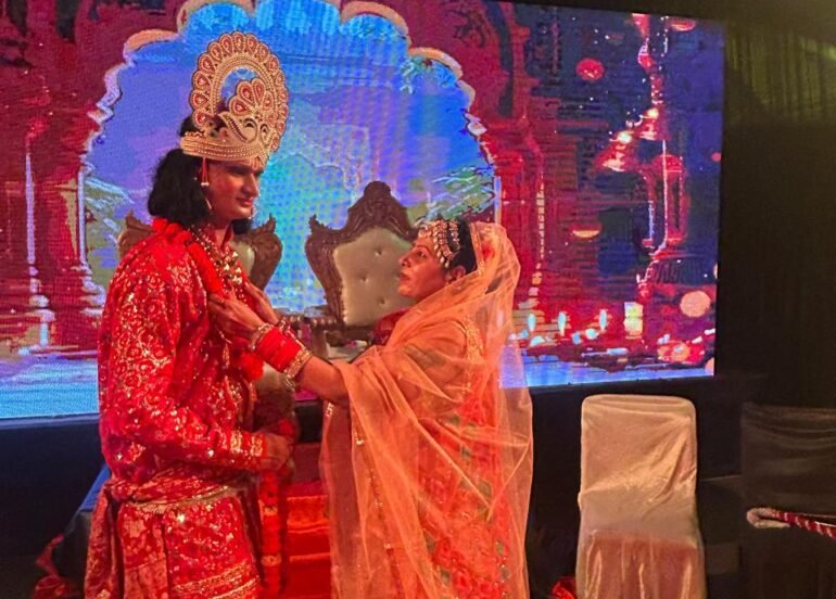 जागृति रामलीला कमेटी द्वारा सीता स्वयंवर का दृश्य प्रस्तुत किया