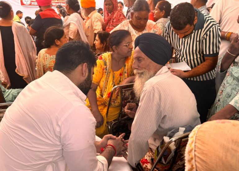 भाजपा के अक्षय शर्मा ने अमृतसर नॉर्थ में मनाया प्रधानमंत्री मोदी का जन्मदिन