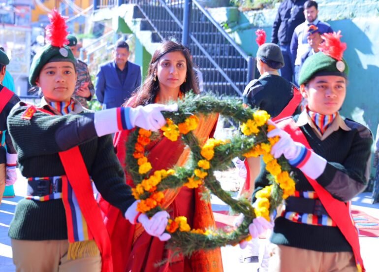 राज्य आंदोलनकारियों का संघर्ष व त्याग हमारी पहचान की नींव: जिलाधिकारी