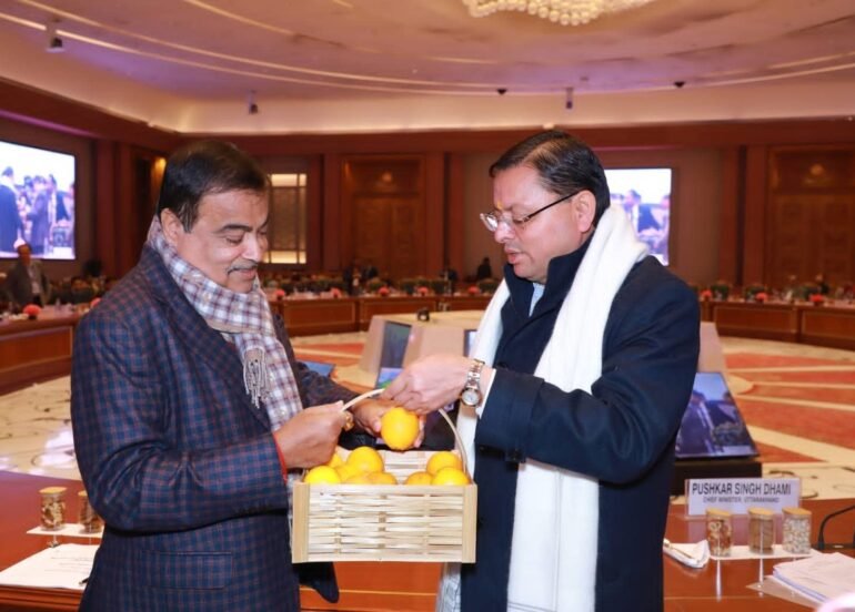 राष्ट्रीय राजमार्ग परियोजनाओं की समीक्षा बैठक में उत्तराखण्ड की सड़कों पर फोकस।