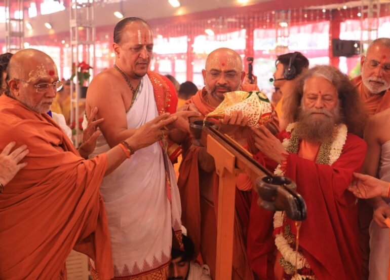 एसजीवीपी गुरुकुल का वार्षिक समारोह ‘सद्विद्या ही समाधान’ संपन्न