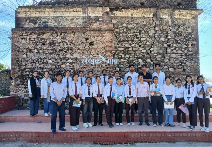 शैक्षणिक भ्रमण का नया केंद्र बना लेखक गांव