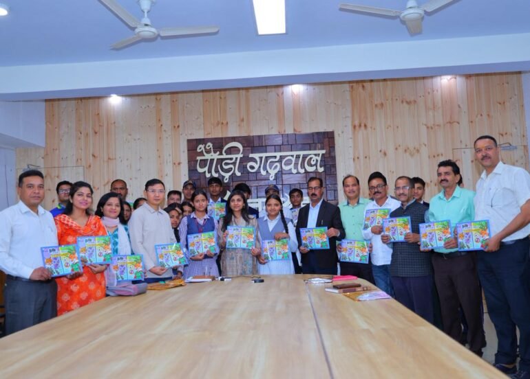 “कॉमिक्स बनेगी बदलाव की कहानी, पौड़ी में शुरू हुआ नशामुक्ति का रचनात्मक अभियान”