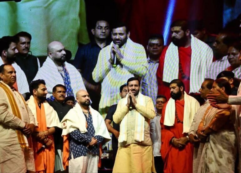 श्री अमृतेश्वर महादेव मंदिर स्थापना दिवस की धूम : गायक बी प्राक की भजन संध्या में उमड़ा जनसैलाब