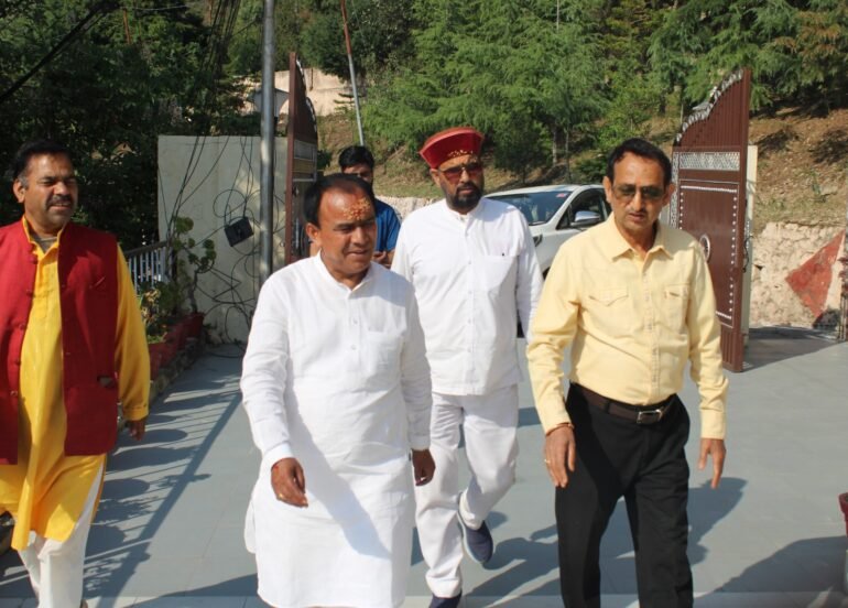 उच्च शिक्षा मंत्री डॉ धन सिंह रावत ने किया श्रीदेव सुमन विश्वविद्यालय का औचक निरीक्षण