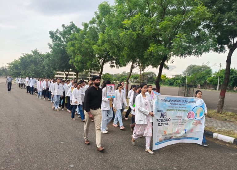 नशा परिवार और समाज की प्रगति में बाधक : प्रोफेसर सतीश गंधर्व