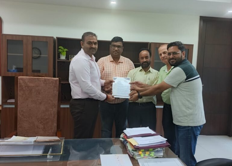 आरडब्ल्यूए, सेक्टर-41ए ने सीएचबी के सीईओ को लंबित मांगों के संबंध में एक मांग-पत्र सौंपा
