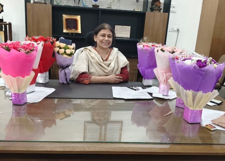 यूआईसीईटी की नई चेयरपर्सन बनने पर प्रो. अनुपमा ठाकुर का हुआ अभिनंदन