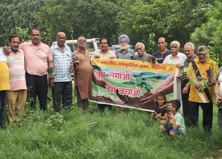 1001 पौधों के लक्ष्य की ओर बड़ा कदम, सेक्टर 44 में हुआ पौधारोपण अभियान