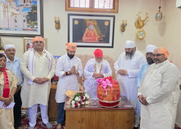 डेरा सचखंड बल्लां पहुंचे केंदीय मंत्री चिराग पासवान, संत निरंजन दास से लिया देश और समाज कल्याण का आशीर्वाद