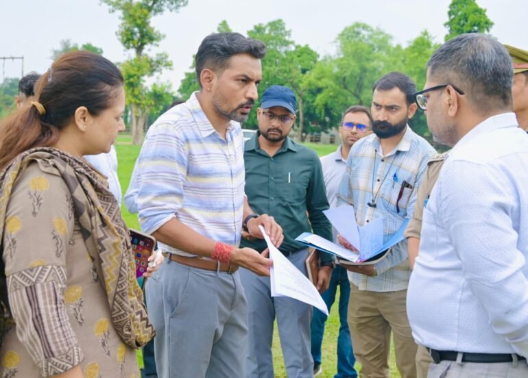 कांवड़ मेला 2026: ऋषिकेश में डीएम डॉ. आशीष चौहान का निरीक्षण, 25 जुलाई तक सभी तैयारियां पूरी करने के निर्देश